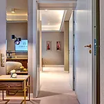 Old Town Haston 4*