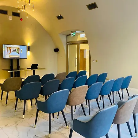 Old Town Haston Aparthotel 4*