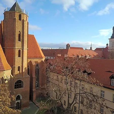 Old Town Haston 4*