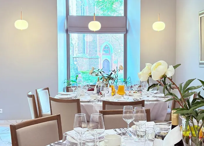 Old Town Haston 4* Βρότσλαβ